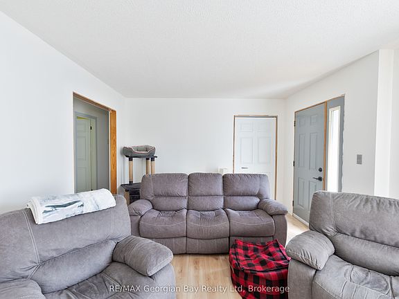 5th image of 144 George St