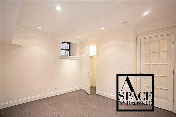 Rented by A Space Realty NY LLC | media 10
