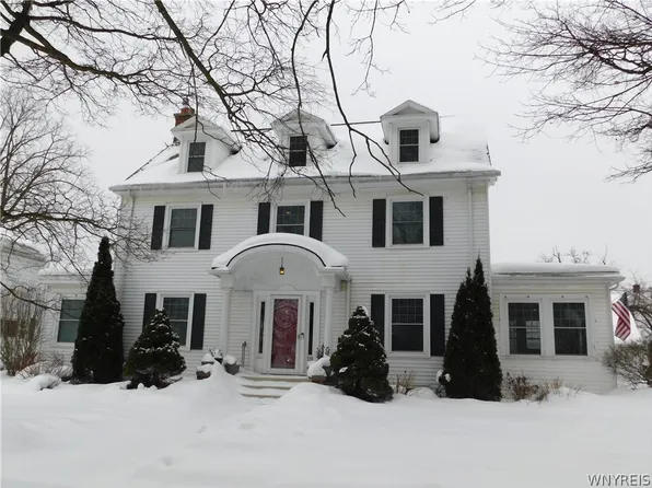 535 Willow St, Lockport, NY 14094
