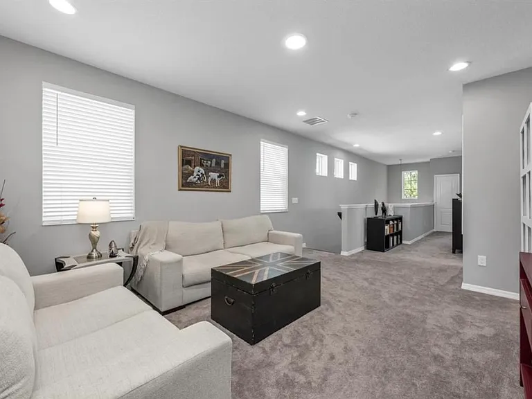 640 Bayern Ln — Photo 16