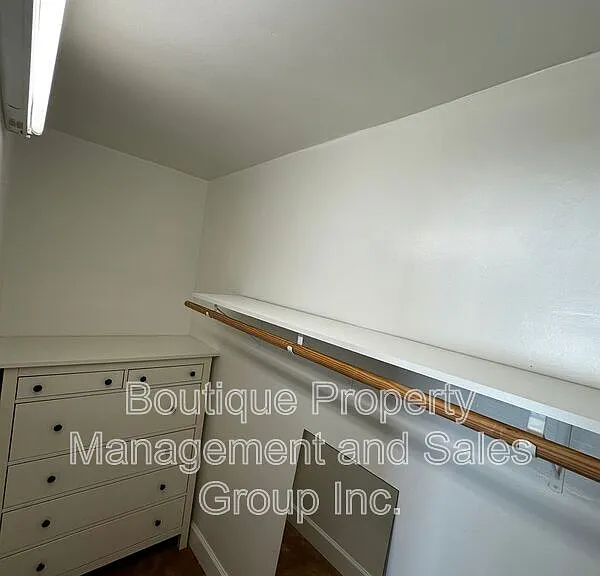 2285 Santa Ana Ave — Photo 13