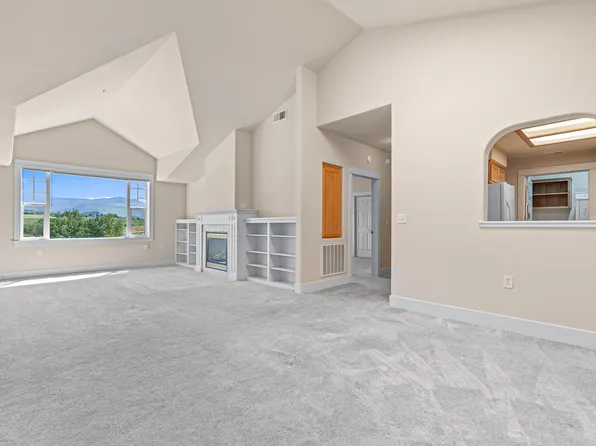 992 Golden Aspen Pl, Ashland, OR 97520