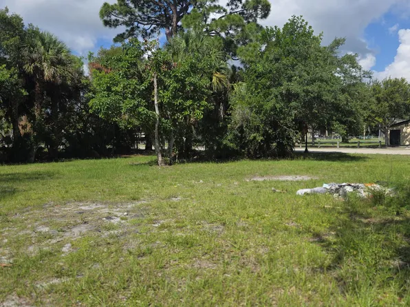 407 Dundas Court, Fort Pierce, FL 34950