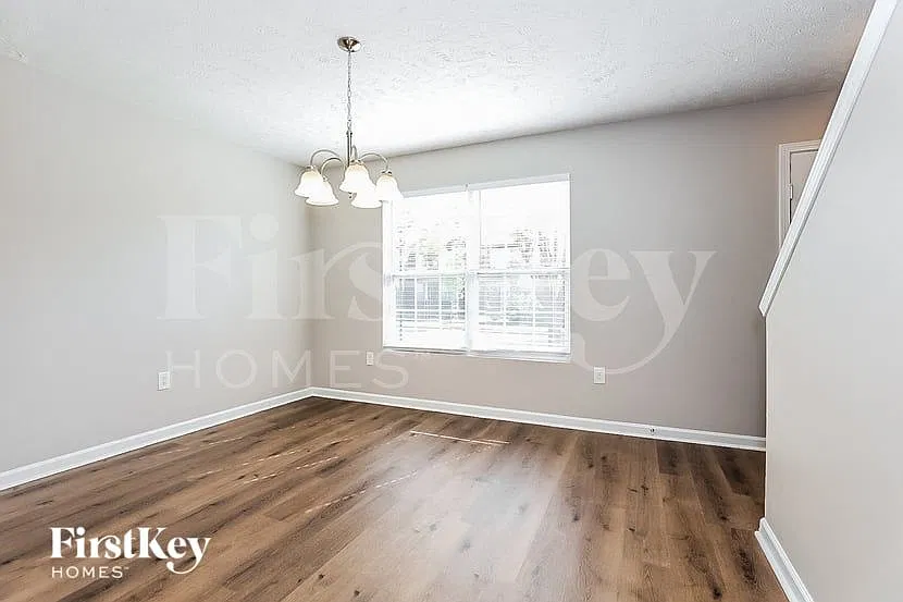 4 bed, 2.5 bath, 2456 sqft, $2,770 — Photo 4