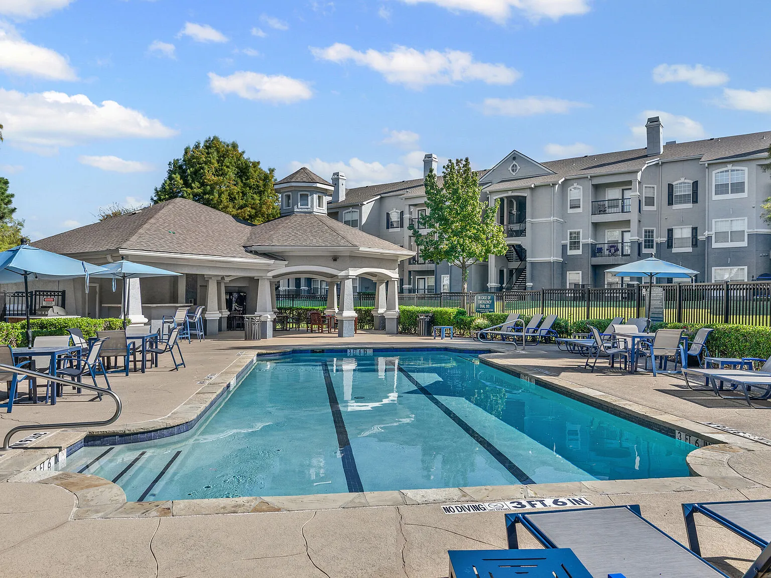 Benton Pointe — Photo 1