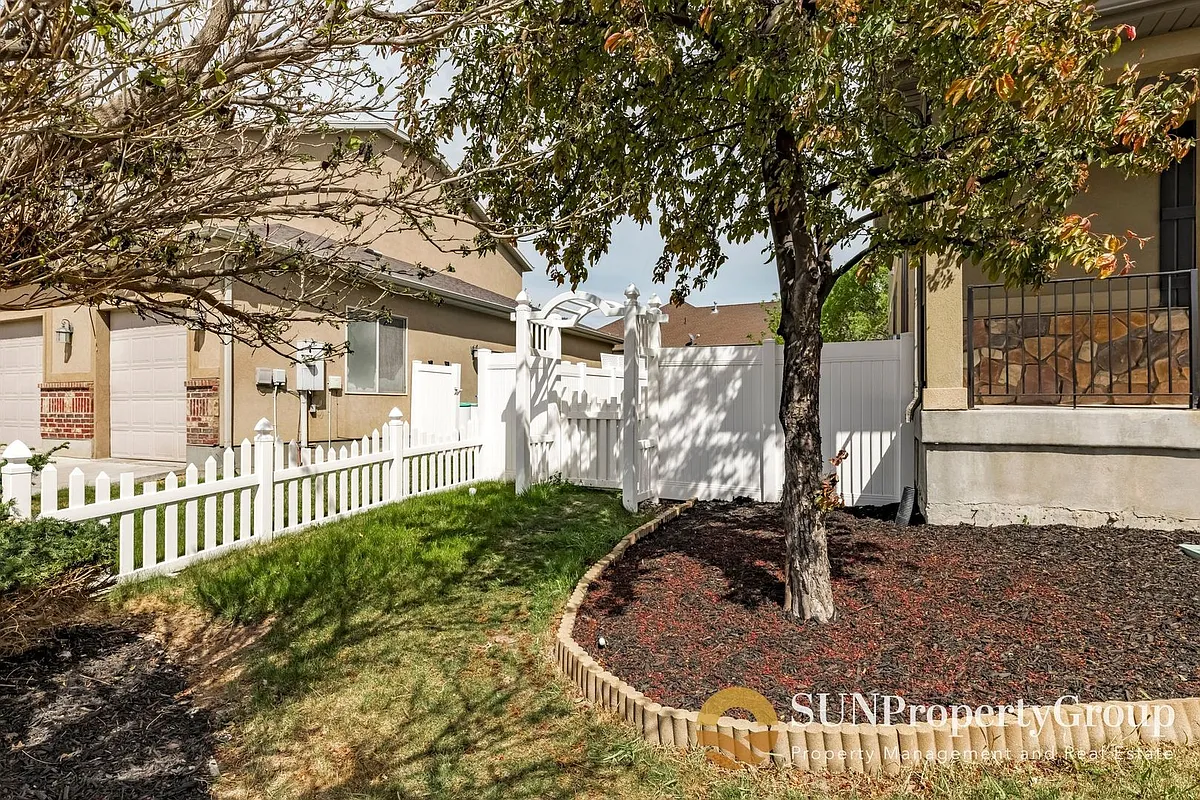 Building Photo - 13619 S Annaberg Way