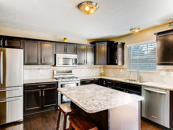 5th image of 597 Fields Meadow Dr