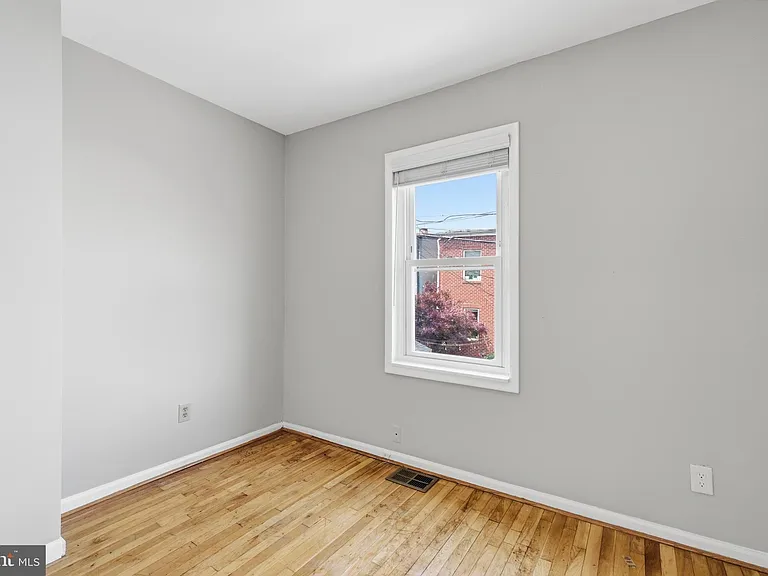 1230 Wylie St NE — Photo 12