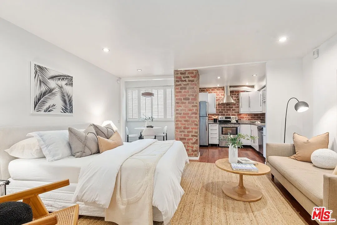 Studio, 1.0 bath, 449 sqft, $2,300 — Photo 3
