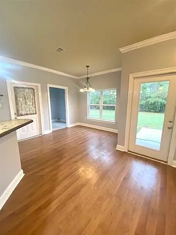 929 Joans St — Photo 4
