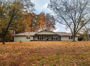 45 Vaughn Ave, Killen, AL 35645