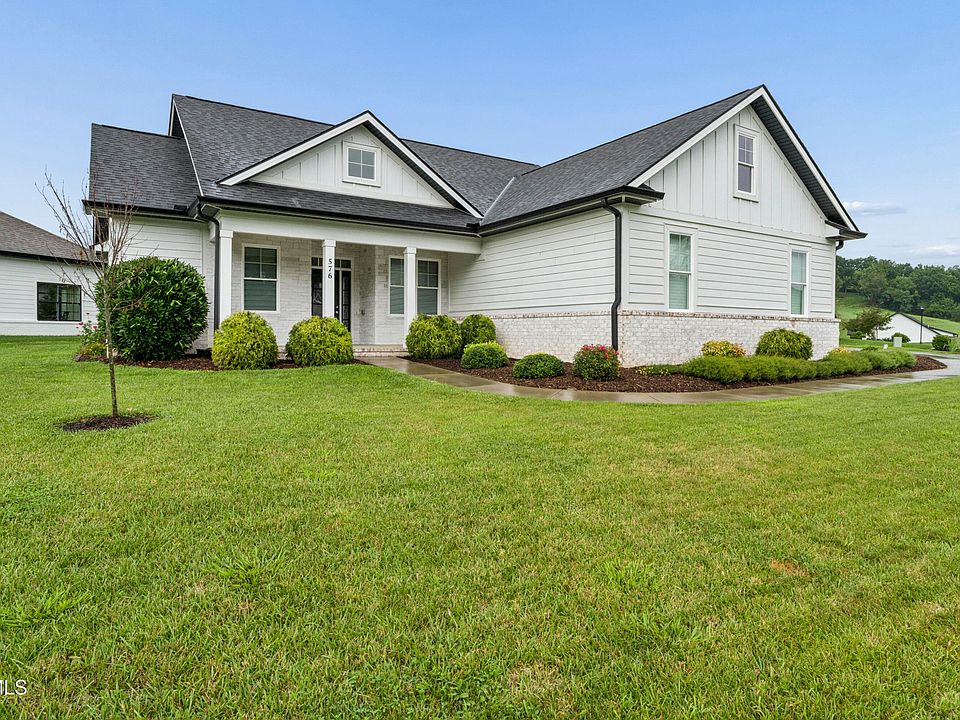 1st image of 576 Gardenia Dr