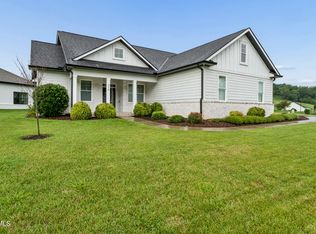 576 Gardenia Dr, Johnson City, TN 37615