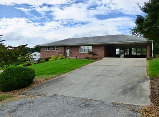 310 Dogwood Dr, Wytheville, VA 24382