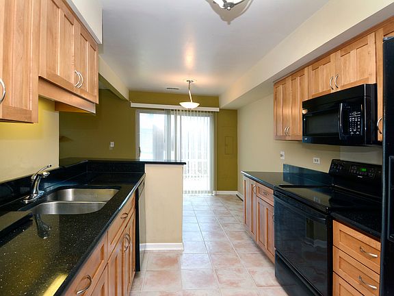 4th image of 1205 N Knollwood Dr