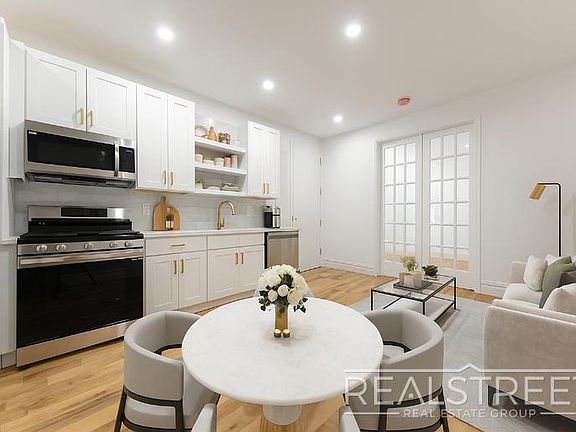 4th image of 310 Linden St #1D