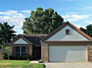 3832 Huckleberry Dr, Fort Worth, TX 76137