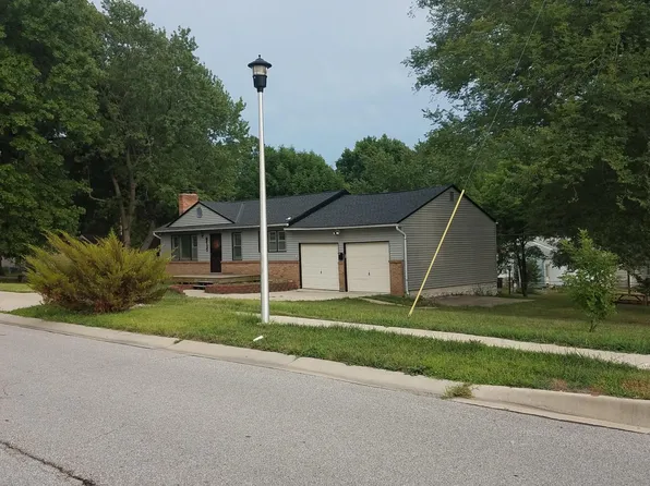 6717 W 74th St, Overland Park, KS 66204