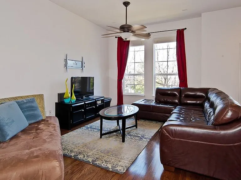 4419 Buena Vista St #21 — Photo 15