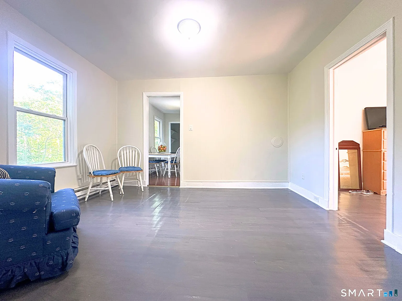 3 bed, 1.0 bath, 1000 sqft, $2,200 — Photo 2
