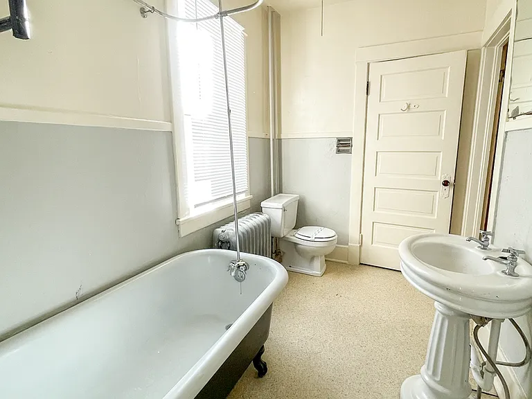 1129 Plum St — Photo 8