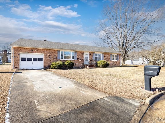 4th image of 3907 Devenwood Ave