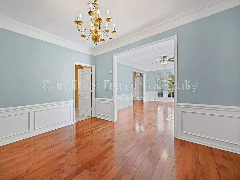 2812 Redfield Dr — Photo 9