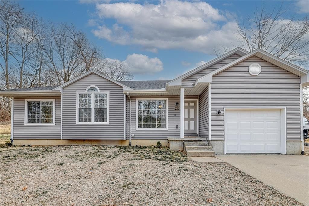 904 N Water St, Clinton, MO 64735 Zillow