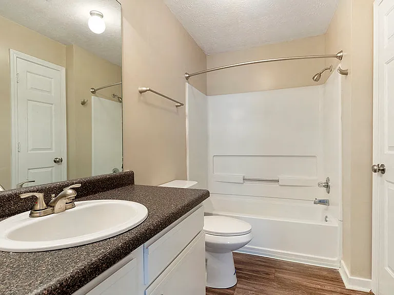 Ridgeland Place Apartment Homes — Photo 12