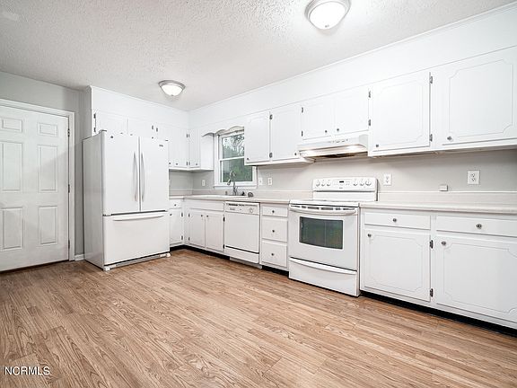 4th image of 204 Ocean St