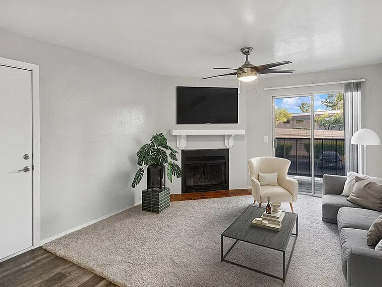 Tanque Verde Apartments — Photo 15