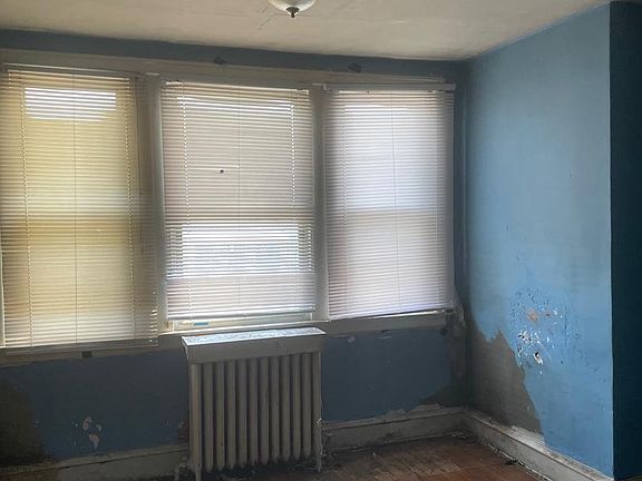 3rd image of 139 W Nedro Ave