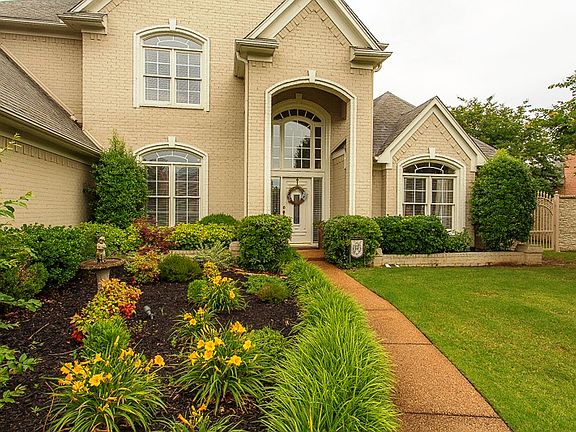 2nd image of 9338 Parkgate Dr