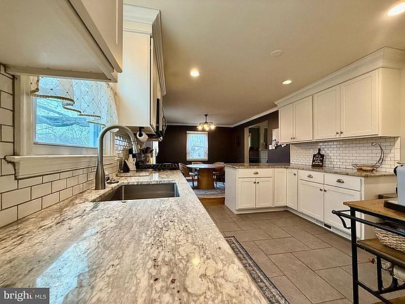 5th image of 2310 Edge Hill Rd