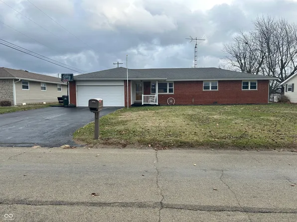 604 S Ryle Ctr, Greensburg, IN 47240