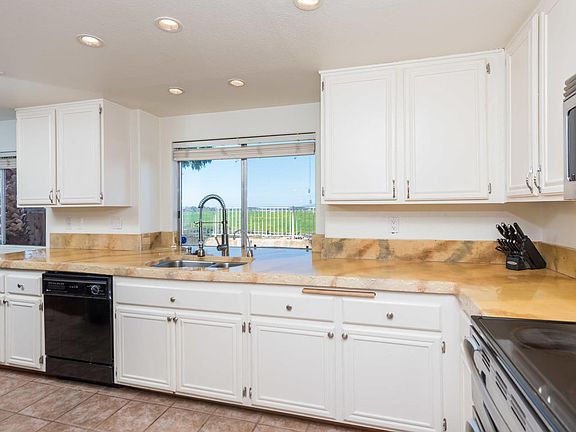 4th image of 3214 San Helena Dr