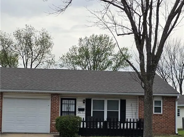 7851 Freeman Ave, Kansas City, KS 66112