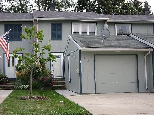 1st image of 242 Applewood Ln