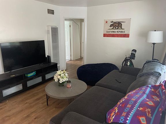 4th image of 1069 Hornblend St
