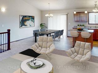 273 Vernon Dr APT 2, Harrisburg, SD 57032