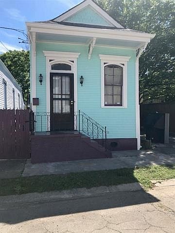 1st image of 6216 Douglas St