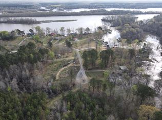 Cypress Gardens Cv, Aberdeen, MS 39730