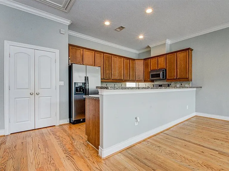 1507 Paige St — Photo 16