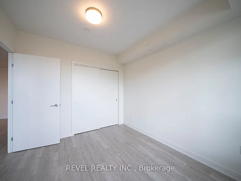 212 King William St #823 — Photo 10