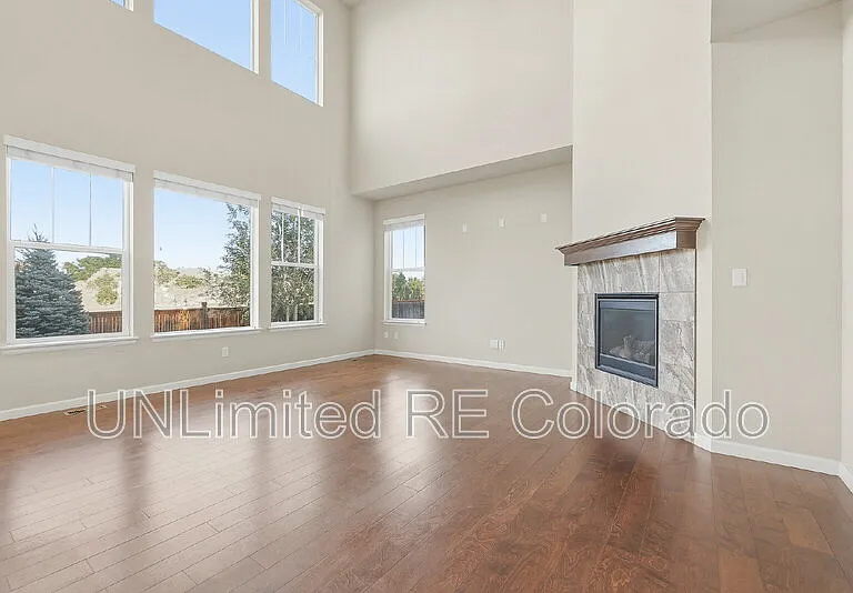 10356 Helsinki St — Photo 5