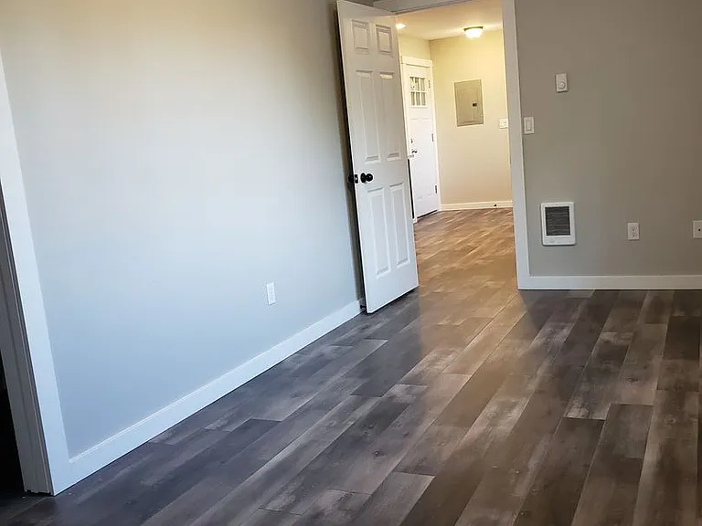 612 NE Santiam Blvd — Photo 16