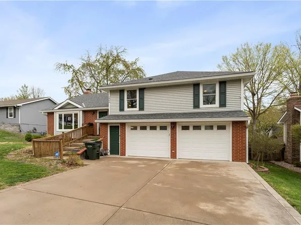 1904 Evergreen St, Leavenworth, KS 66048