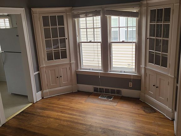 4th image of 1272 Hathaway Ave