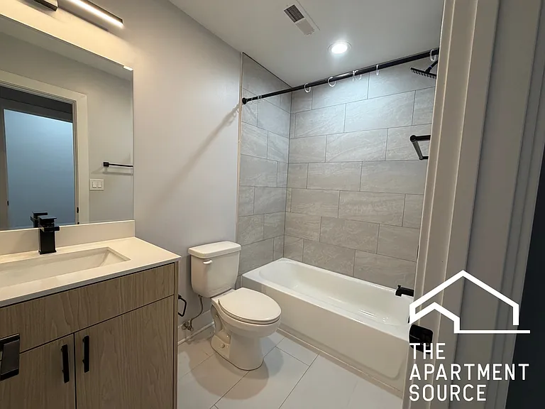 2171 W Wilson Ave #G — Photo 12