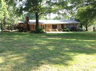 320 Chickasaw Dr, Cherokee, AL 35616